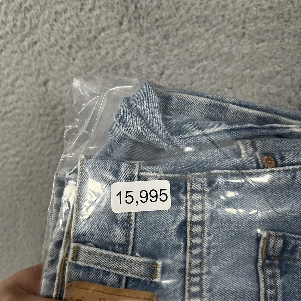 Vintage Levis Jeans Mens 36x30 Blue Denim 560 Loose Fit Light Wash American